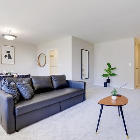 Style And Convenience Apartment At Crystal City Arlington Dış mekan fotoğraf